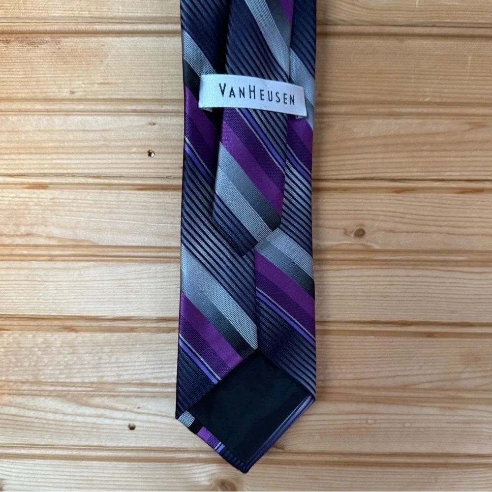 Van Heusen Necktie 100% Silk Stripes Purple Gray Office Nonbinary Boss Babe Tie